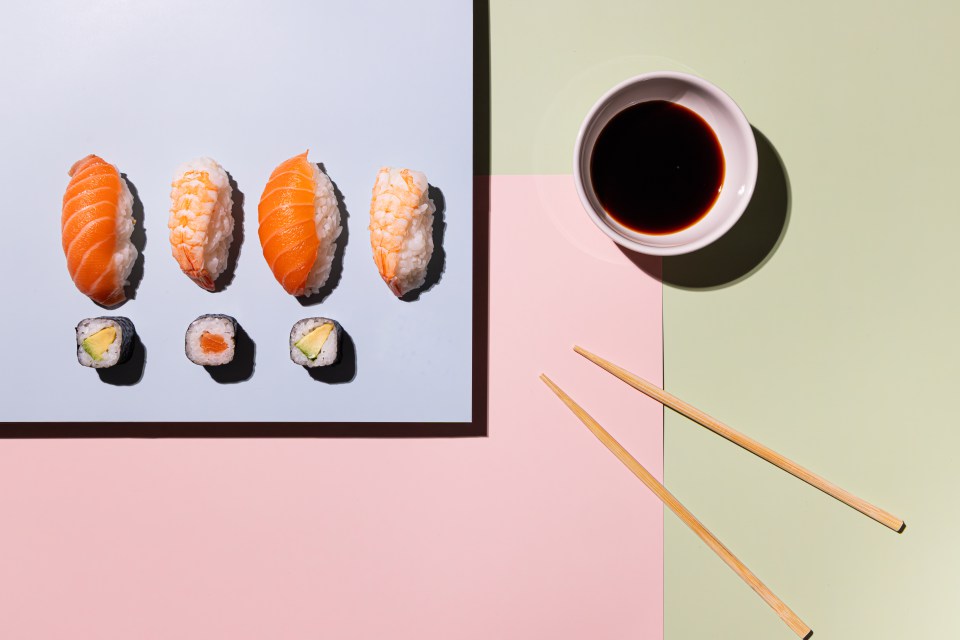 Sushi-Still-Life in grafischem Set